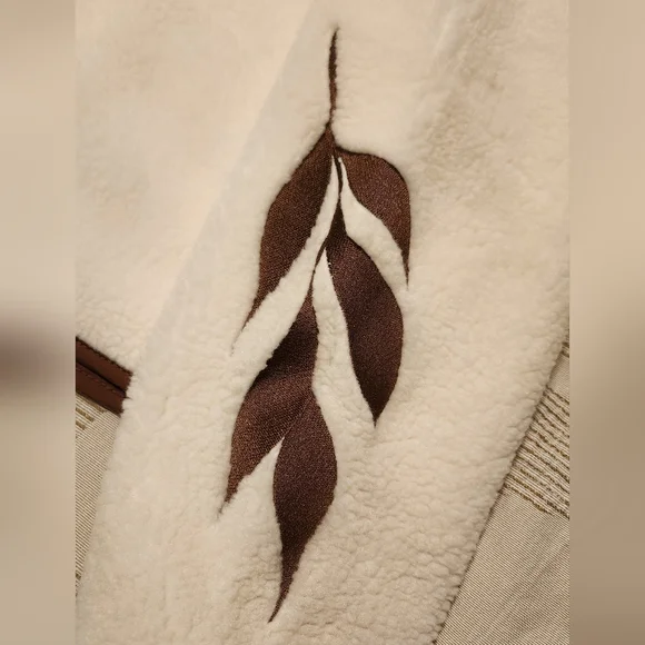 Taylor Swift Life is a Willow Zip up Fleece Sherpa Jacket - Picture 9 of 12